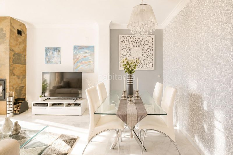 Foto e6eab0a8-6219-4bea-9a25-41c54f4908c1. Casa adossada amb calefacció aparcament piscina a Estepona