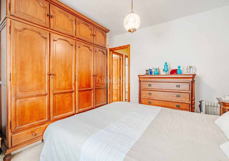 Foto 74ed4124-628d-4bd5-b1f5-c1d0ccb6e8aa. Casa aparellada amb aparcament a Zona Calvario Estepona