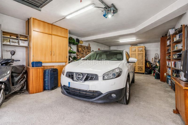 Foto cb151cbe-8252-433a-a1cc-604959231367. Casa aparellada amb aparcament a Zona Calvario Estepona