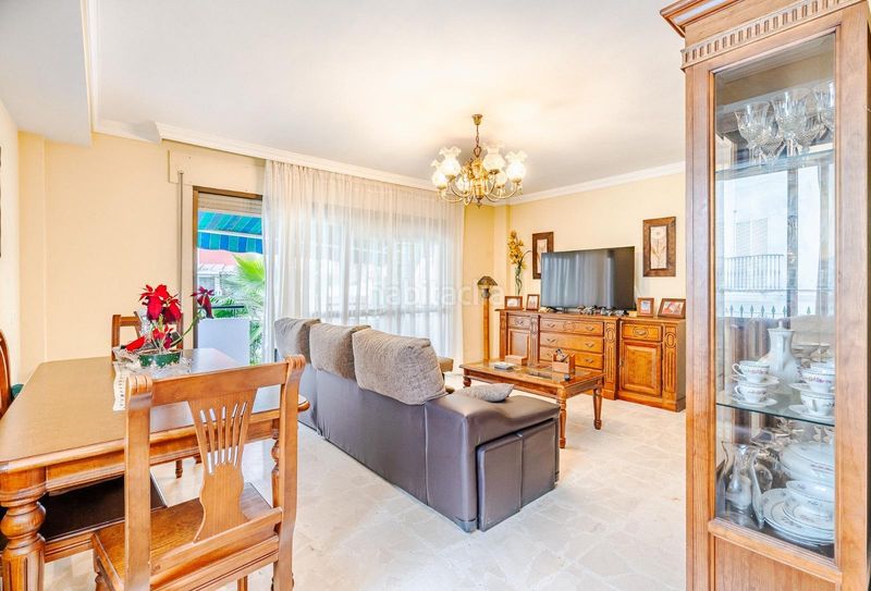 Foto eff07911-3e4a-4eb6-9b0f-b5f01b2fa5cc. Casa aparellada amb aparcament a Zona Calvario Estepona