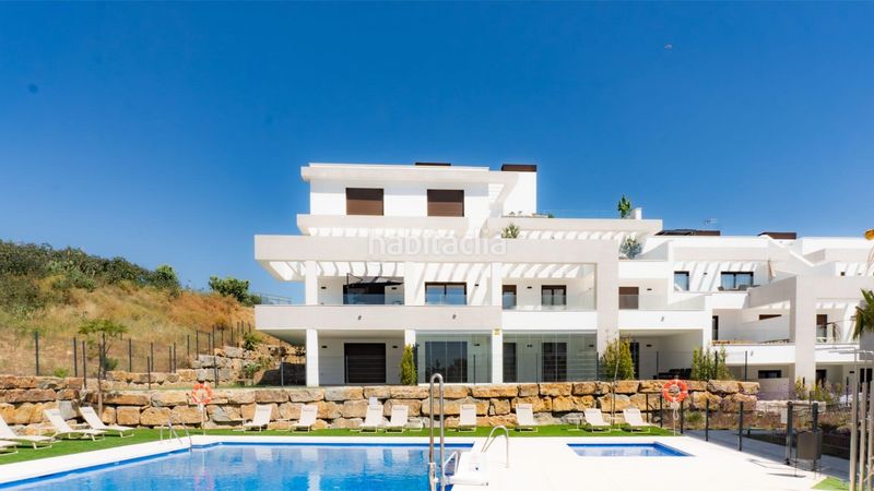 Foto b4e8a653-78d3-4378-bcf9-c810c9badadd. Àtic amb calefacció aparcament piscina a Guadalobón Estepona