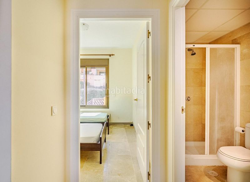 Foto 0e25beef-6df7-416d-94cb-59a738f3f6e0. Apartament amb calefacció aparcament piscina a Chullera Manilva