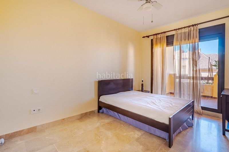 Foto 4a4d95a3-8dde-4fc8-b526-8f7f59922e5a. Apartament amb calefacció aparcament piscina a Chullera Manilva
