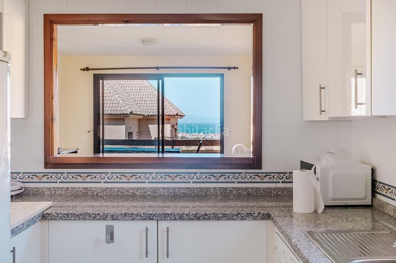 Foto f228eaea-bc15-408d-afa7-c540ca7b46d7. Apartament amb calefacció aparcament piscina a Chullera Manilva