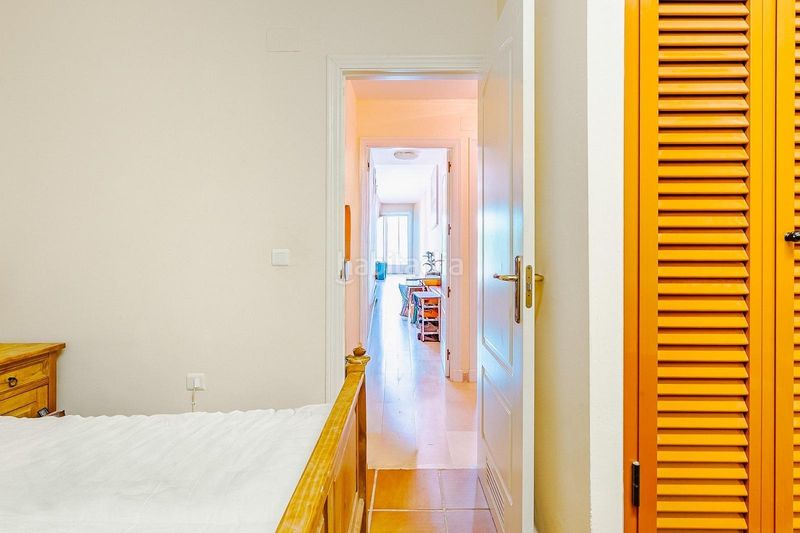 Foto 2e960d80-5f75-4ab5-9a36-71e6a435dfbf. Casa aparellada amb calefacció aparcament a Alcorrín Manilva