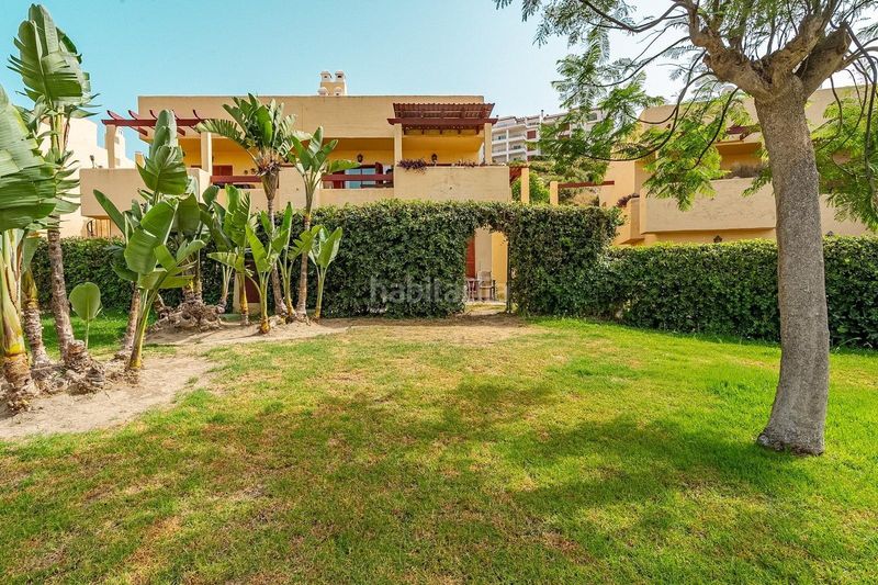 Foto 31632d38-b9bb-4caf-9972-d7e4ce10cce8. Casa aparellada amb calefacció aparcament a Alcorrín Manilva