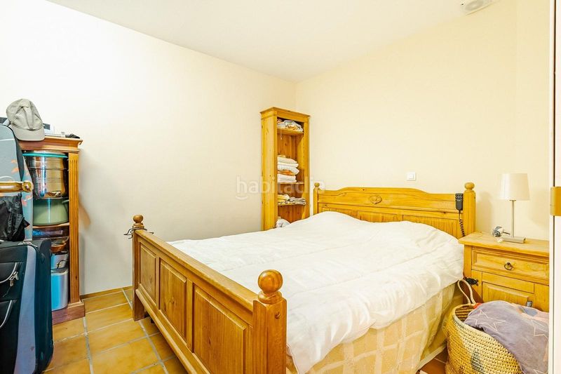 Foto 354ed4a1-1815-491a-bebd-f09a8bb7aee6. Casa aparellada amb calefacció aparcament a Alcorrín Manilva