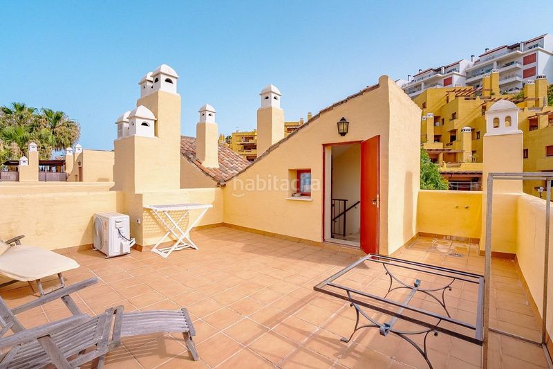 Foto 4a1b32b9-4a0b-449f-a27e-dc2f2435572b. Casa aparellada amb calefacció aparcament a Alcorrín Manilva