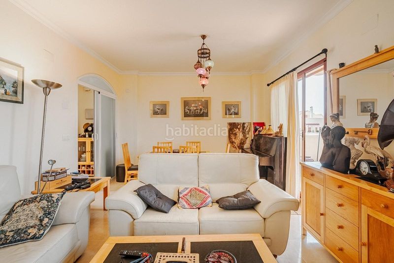 Foto e6f074c3-4b5c-4136-96b2-29d65fc2c205. Casa aparellada amb calefacció aparcament a Alcorrín Manilva