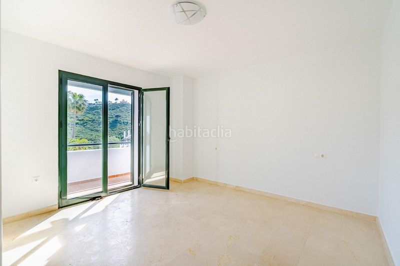 Foto 75129de2-ce8f-4796-8413-928d14b5bc71. Casa aparellada amb calefacció aparcament a El Castillo Manilva