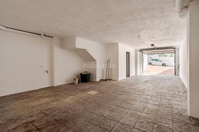 Foto 9bd7b5b2-9338-4cb7-b714-4605b6bed162. Casa aparellada amb calefacció aparcament a El Castillo Manilva