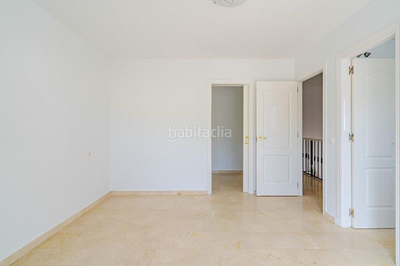 Foto c13a66a2-5a9f-4d16-9bef-c4faba5c3a6e. Casa aparellada amb calefacció aparcament a El Castillo Manilva