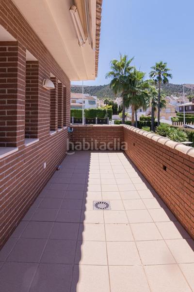 Foto 2b6756e1-e0f1-45a8-b007-7151b2c8b6f7. Xalet amb xemeneia calefacció aparcament piscina a Benidorm