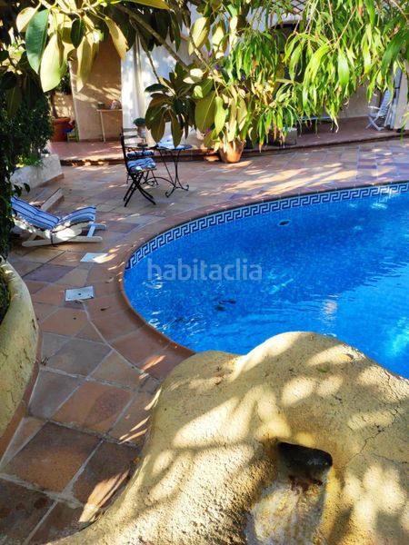 Foto aa455934-af8d-49ae-9daf-a271bd2f6e2d. Xalet amb xemeneia calefacció aparcament piscina a Benidorm