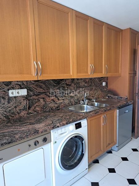 Foto ce97f3cb-0a5c-4d39-89a4-677193fc732f. Pis amb calefacció aparcament piscina a Levante Alto Benidorm