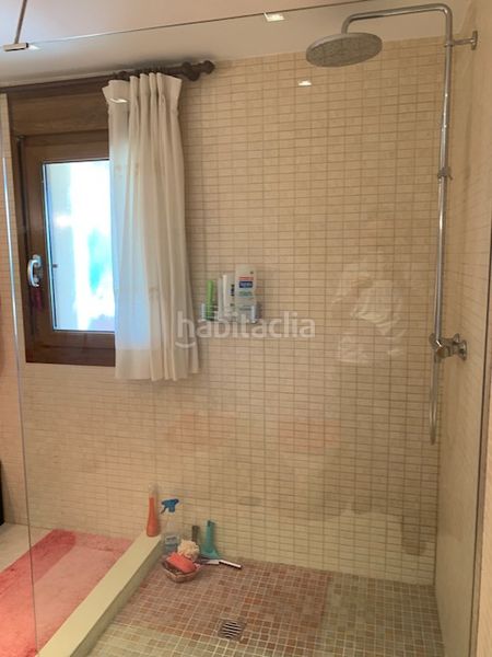 Foto 6bf64023-5ca7-4463-b83d-d87d6ca84a73. Xalet amb xemeneia calefacció aparcament piscina a Benidorm