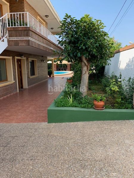 Foto a2b964c1-9fea-4dd6-9c1e-7767cd19c884. Xalet amb xemeneia calefacció aparcament piscina a Benidorm
