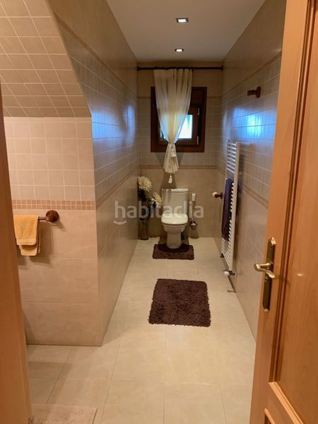 Foto aaafeeeb-d167-4e4e-8d68-9852439f182e. Xalet amb xemeneia calefacció aparcament piscina a Benidorm