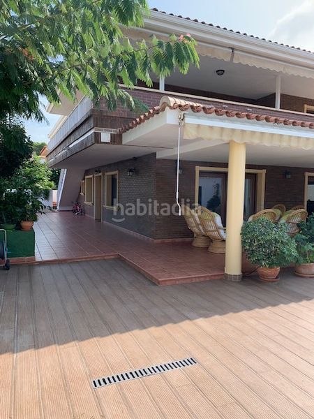Foto b81e97b4-cb8e-4525-ba04-e08b872d4edc. Xalet amb xemeneia calefacció aparcament piscina a Benidorm