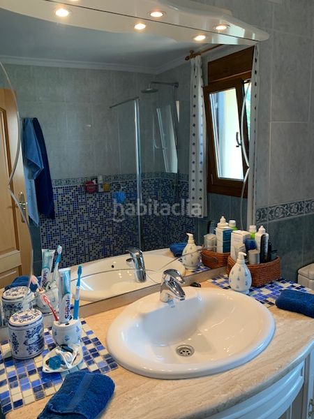 Foto d722e789-582e-41a6-b954-4fbffa6b6ad5. Xalet amb xemeneia calefacció aparcament piscina a Benidorm