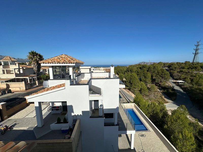Foto f75abe47-959c-4831-9ea0-7e92682e6214. Xalet amb aparcament piscina a El Tossal-Bello Horizonte Nucia (la)