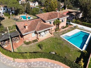 Xalet a Santa Cristina Poble. Preciosa casa en el golf