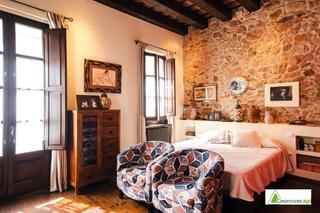 Casa  Carrer estret. Casa en el centro del pueblo