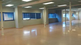 Rent Office space  Avenida alcalde luis uruñuela. Oficina disponible en zona empresarial de sevilla este