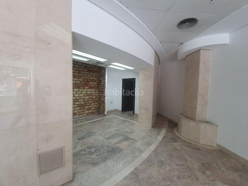 Foto b1e21dda-e4de-415b-a716-bf3f3d99aca1. Alquiler local comercial  en zona prime de nervión en Sevilla