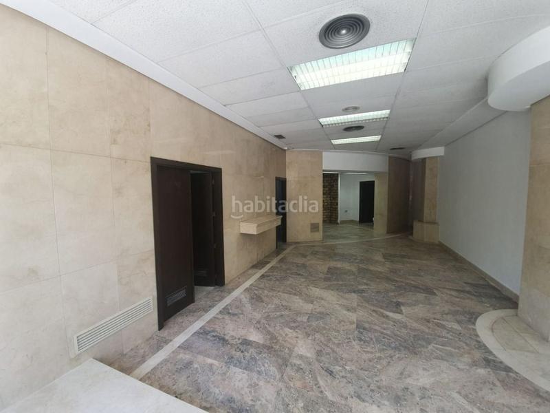 Foto 00c4c2be-ec1e-4cf2-866c-a5124e156ae6. Lloguer local comercial a La Buhaira Sevilla