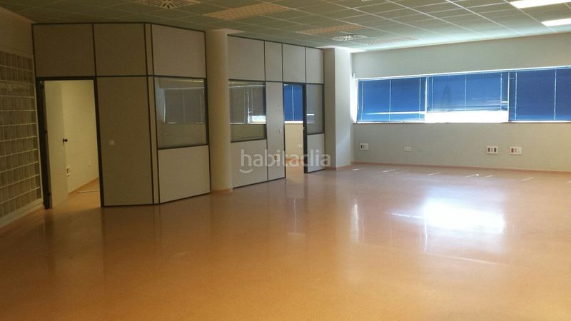 Foto 2ca3629e-40c9-458e-bc8c-1064774b7466. Miete büro in colores - entreparques Sevilla