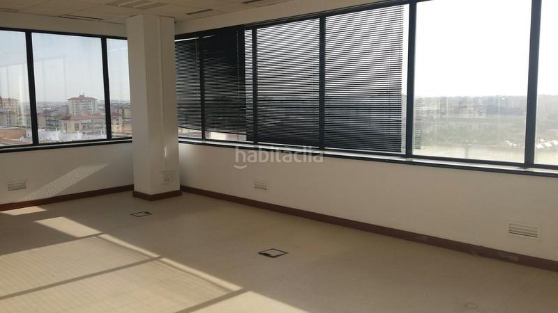 Foto ba6f5c18-64cc-4043-9b3b-8565625d818f. Location bureau dans Parque Alcosa Sevilla