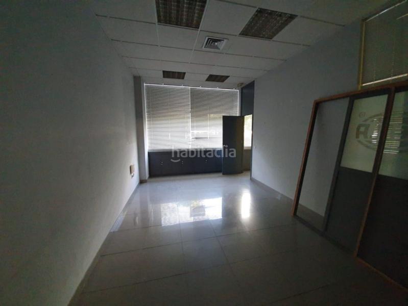 Foto 7db21cd6-5f53-4fe9-987b-290520e9b75a. Alquiler local comercial en Parque Alcosa Sevilla
