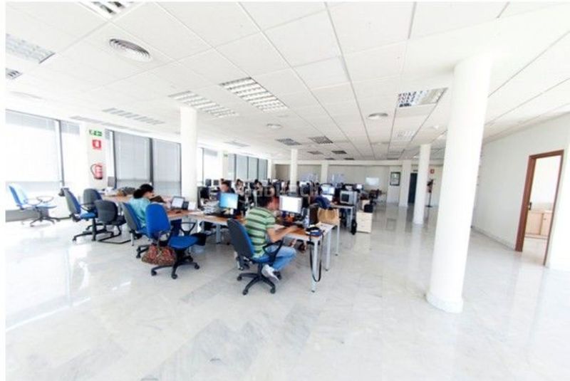 Foto 46f812d0-fb01-4d7e-9d11-597cad14a535. Miete büro in Parque Atlántico- San Matías Sevilla