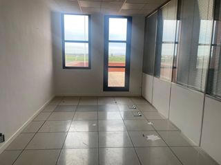 Affitto Ufficio  Calle luis fuentes bejarano. Oficina disponible en edificio nudo norte