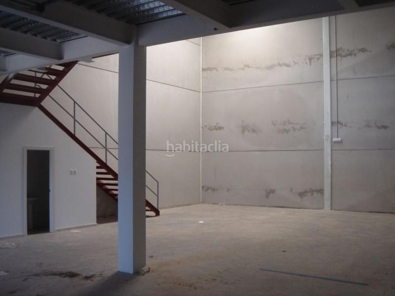 Foto bf639376-f712-40b5-9a9c-790a7bc0306d. Location bâtiment à usage industriel dans La Motilla - Fuente del Rey Dos Hermanas
