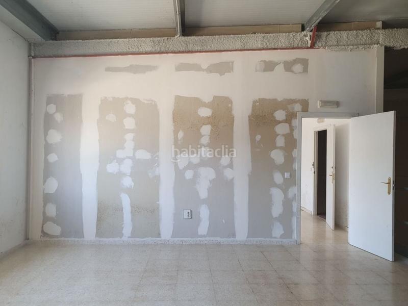 Foto 566ca3fe-abff-4693-aa66-b58201153835. Alquiler nave industrial en La Motilla - Fuente del Rey Dos Hermanas