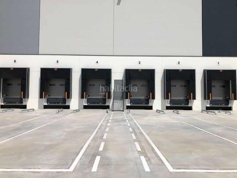Foto 7c8d22d5-fbf6-4b10-8f2c-d10ec03c0d5c. Rent industrial building in La Motilla - Fuente del Rey Dos Hermanas
