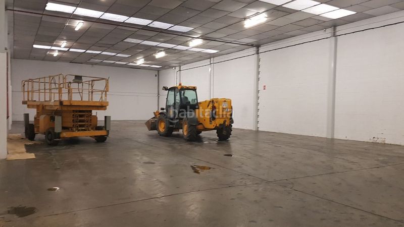 Foto 0305d9ac-6fd3-47c4-87d9-e3c9fba6d72f. Rent industrial building in La Motilla - Fuente del Rey Dos Hermanas