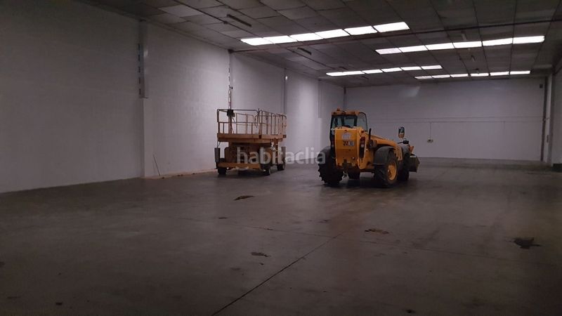 Foto 8e70ac5e-4e26-4391-b0f9-f1b16f45e3a4. Rent industrial building in La Motilla - Fuente del Rey Dos Hermanas