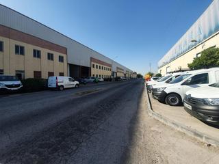 Nau industrial a La Motilla - Fuente del Rey. Amplia nave en venta en el polígono la isla