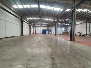 Lloguer Nau industrial a La Paz. Magnífica nave en alquiler junto a la a92