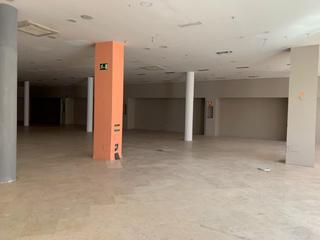 Lloguer Local Comercial  Calle cristo de la vera cruz. Local comercial disponible en centro de dos hermanas