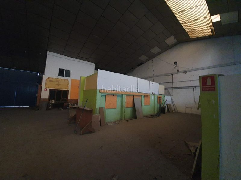 Foto 3c852bc2-7754-4f7e-9be7-0f23e014bf29. Rent industrial building in El Plantinar - Avda. La Paz - El Juncal Sevilla