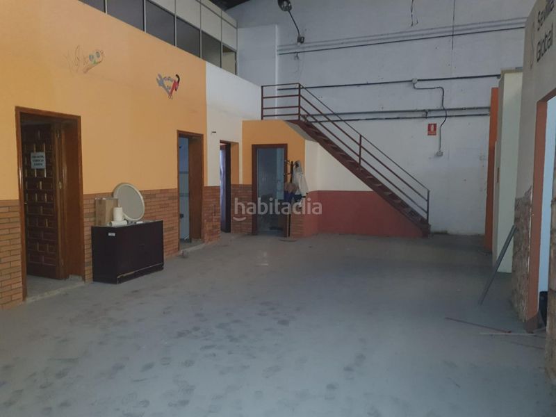 Foto 6744305f-59f6-4b4c-b3fd-cb278f962b65. Rent industrial building in El Plantinar - Avda. La Paz - El Juncal Sevilla