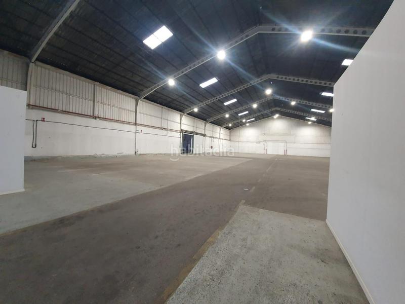 Foto 48374673-b346-42a5-b1a8-6e29e20f9102. Alquiler nave industrial magnífica nave con fachada a carretera en Alcalá de Guadaira