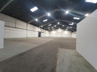 Location Bâtiment à usage industriel à La Paz. Magnífica nave con fachada a carretera