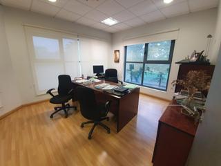 Lloguer Local Comercial a Parque Atlántico- San Matías. Estupendo edificio con almacén y oficinas en polígono comercial