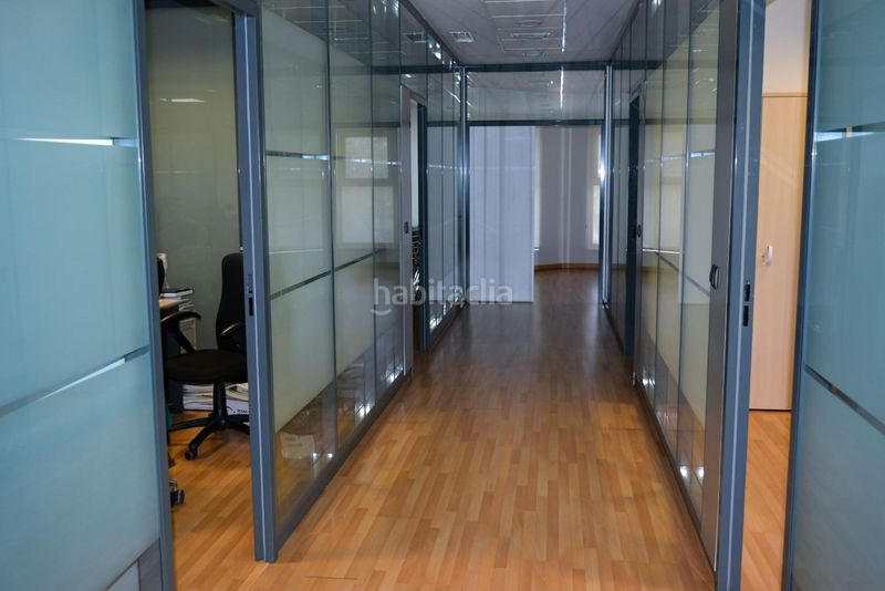 Foto d415c30a-18fe-43d5-9d3f-e82ba4454eda. Location bureau avec parking dans Parque Atlántico- San Matías Sevilla