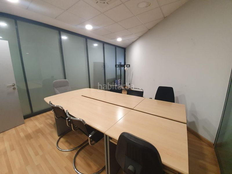 Foto dea8f320-4340-4a2f-8864-aebc27c769ee. Location bureau avec parking dans Parque Atlántico- San Matías Sevilla